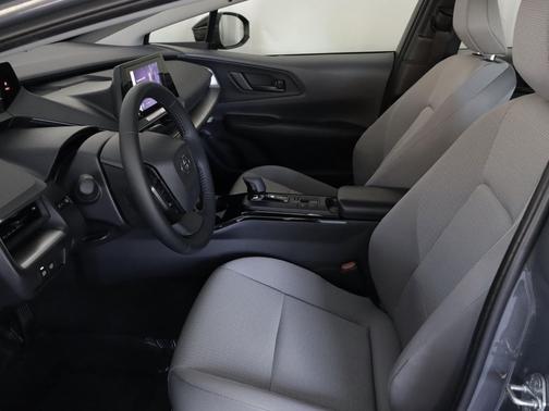Guardian Gray 2027 Toyota Prius LE