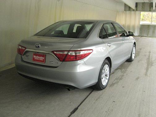 2017 Toyota Camry Hybrid LE