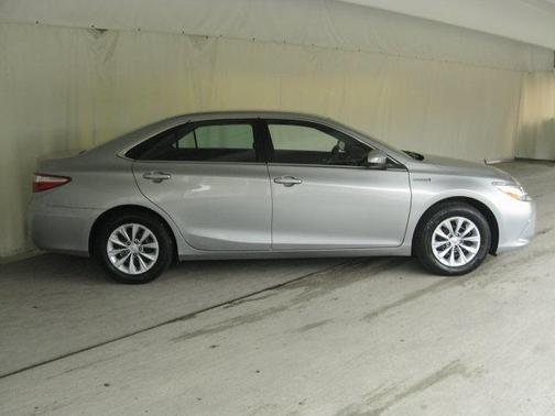 2017 Toyota Camry Hybrid LE
