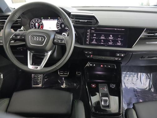 Kyalami Green 2024 Audi RS 3 TFSI quattro S tronic