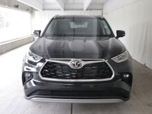Midnight Black Met 2026 Toyota Highlander Hybrid Platinum