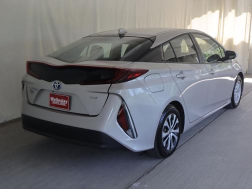 Titanium Glow 2021 Toyota Prius Prime XLE