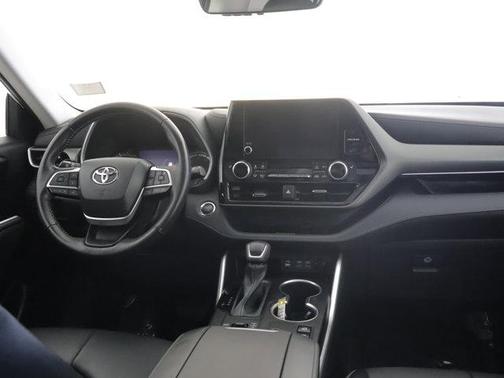 Wind Chill Pearl 2023 Toyota Highlander XLE