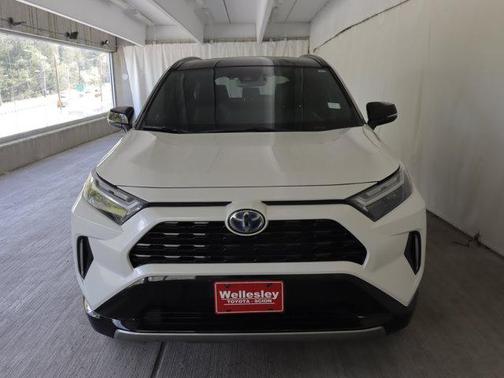 Blizzard Pearl/Midnight Black Metallic 2022 Toyota RAV4 Hybrid SE