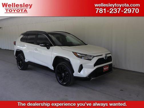 Blizzard Pearl/Midnight Black Metallic 2022 Toyota RAV4 Hybrid SE