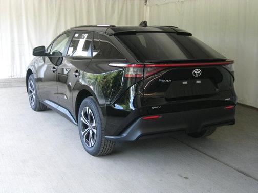 2025 Toyota bZ4X XLE