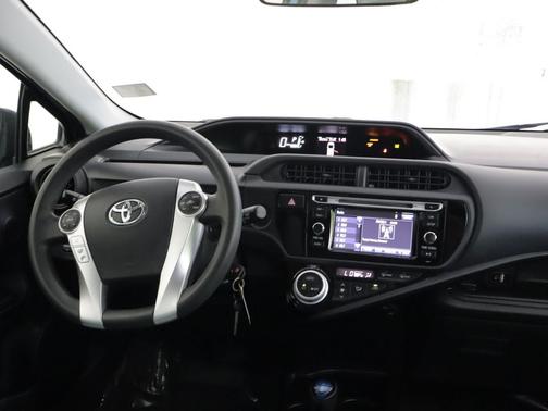 Sparkling Sea Metallic 2015 Toyota Prius c One