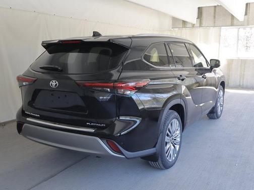 Midnight Black Metallic 2026 Toyota Highlander Hybrid Platinum