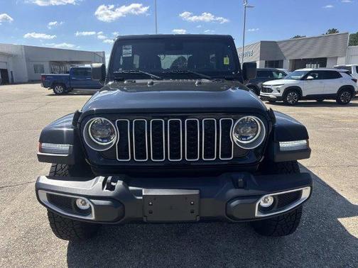 Black Clearcoat 2025 Jeep Wrangler Sahara
