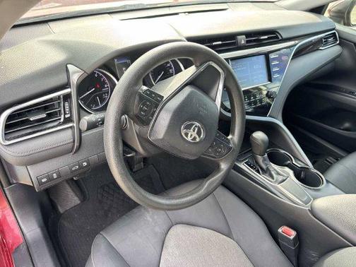 Pearl 2018 Toyota Camry LE