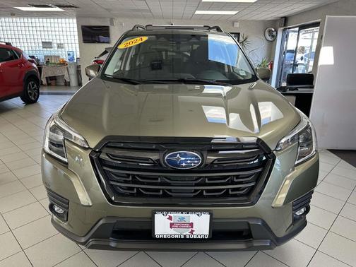 2024 Subaru Forester Premium