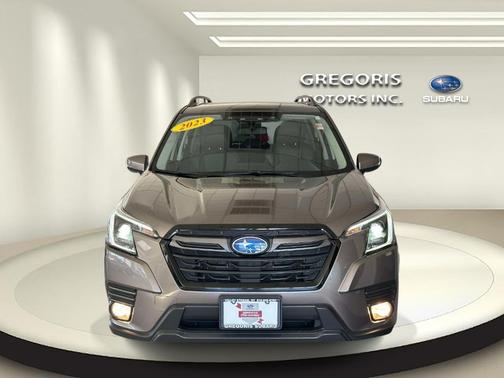 Brilliant Bronze Metallic 2023 Subaru Forester Limited