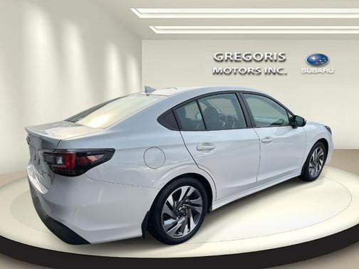 2023 Subaru Legacy 
