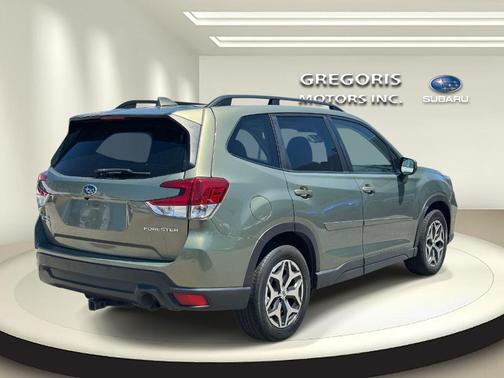 Jasper Green Metallic 2020 Subaru Forester Premium