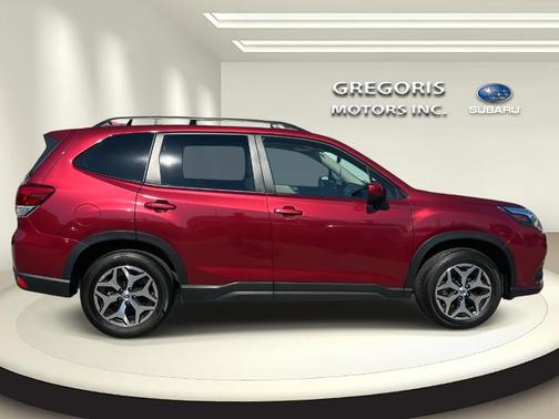 2022 Subaru Forester Premium