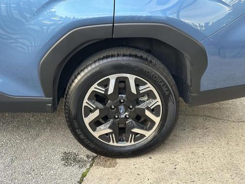 2025 Subaru Forester Base