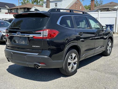 Crystal Black Silica 2023 Subaru Ascent Premium 7-Passenger
