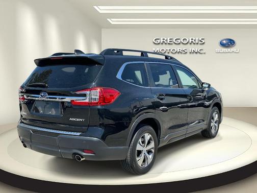 Crystal Black Silica 2023 Subaru Ascent Premium 7-Passenger
