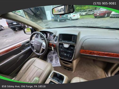 2014 Chrysler Town & Country Touring
