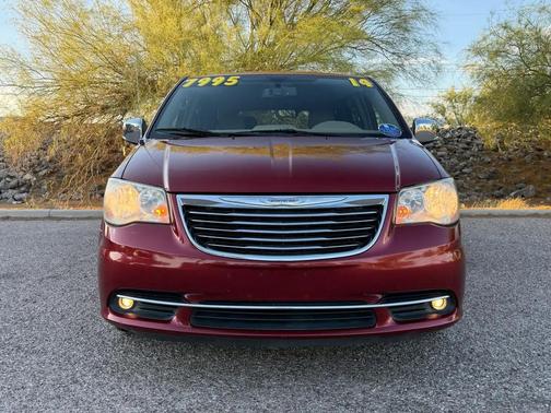 Brilliant Black Crystal Pearlcoat 2014 Chrysler Town & Country Touring-L