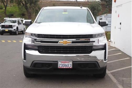 Photo 3 of 24 of 2021 Chevrolet Silverado 1500 LT