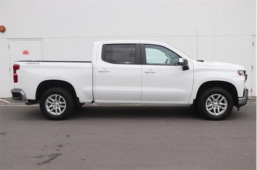 Photo 4 of 24 of 2021 Chevrolet Silverado 1500 LT