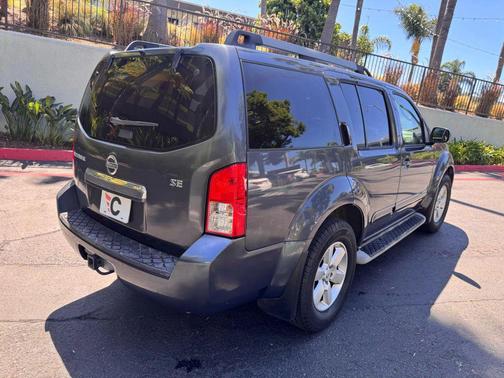2010 Nissan Pathfinder SE