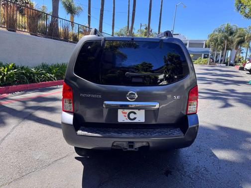 2010 Nissan Pathfinder SE