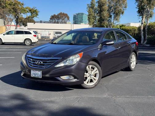 2011 Hyundai SONATA Limited