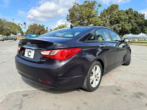 2011 Hyundai SONATA Limited