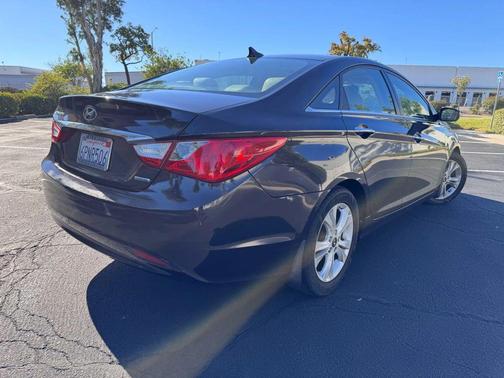2011 Hyundai SONATA Limited
