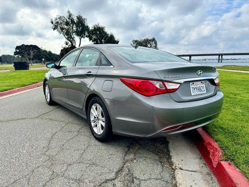 2013 Hyundai SONATA GLS