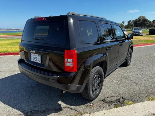 Black Clearcoat 2014 Jeep Patriot Sport
