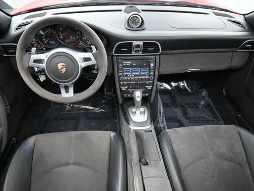 2012 Porsche 911 Carrera 4 GTS