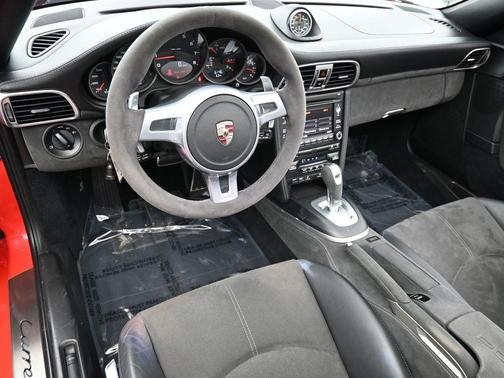 2012 Porsche 911 Carrera 4 GTS