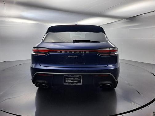 2022 Porsche Macan Base