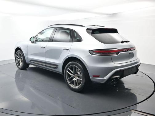 2023 Porsche Macan T