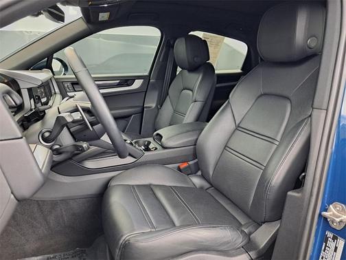 2024 Porsche Cayenne AWD