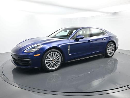 2023 Porsche Panamera Platinum Edition