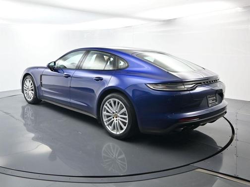 2023 Porsche Panamera Platinum Edition