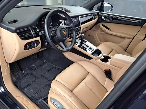2022 Porsche Macan Base