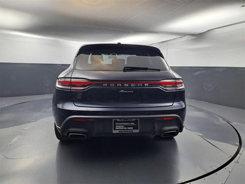 2022 Porsche Macan Base