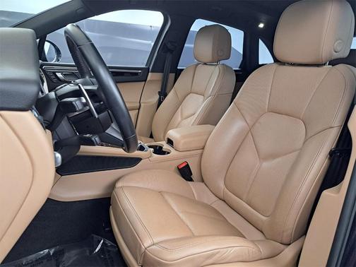 2022 Porsche Macan Base