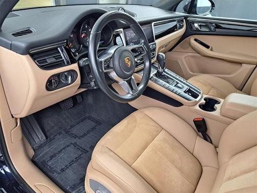 2021 Porsche Macan Base
