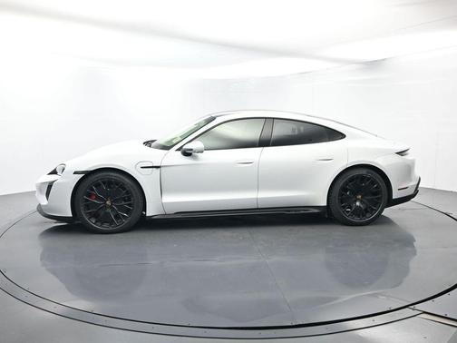 Carrara White Metallic 2022 Porsche Taycan GTS