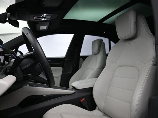 2024 Porsche Macan 4