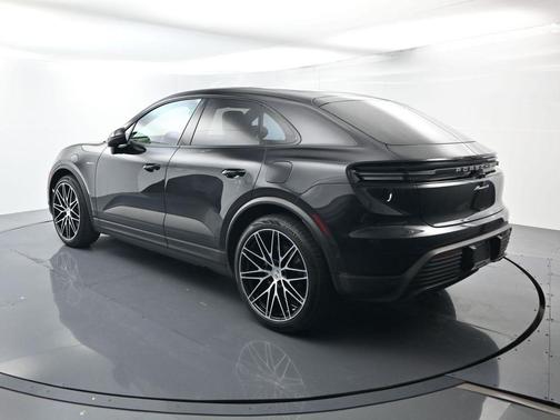 2024 Porsche Macan 4