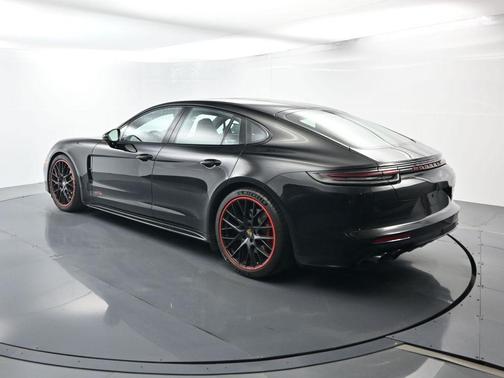 2019 Porsche Panamera GTS