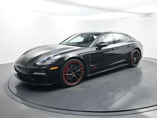 2019 Porsche Panamera GTS
