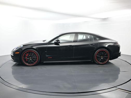 2019 Porsche Panamera GTS
